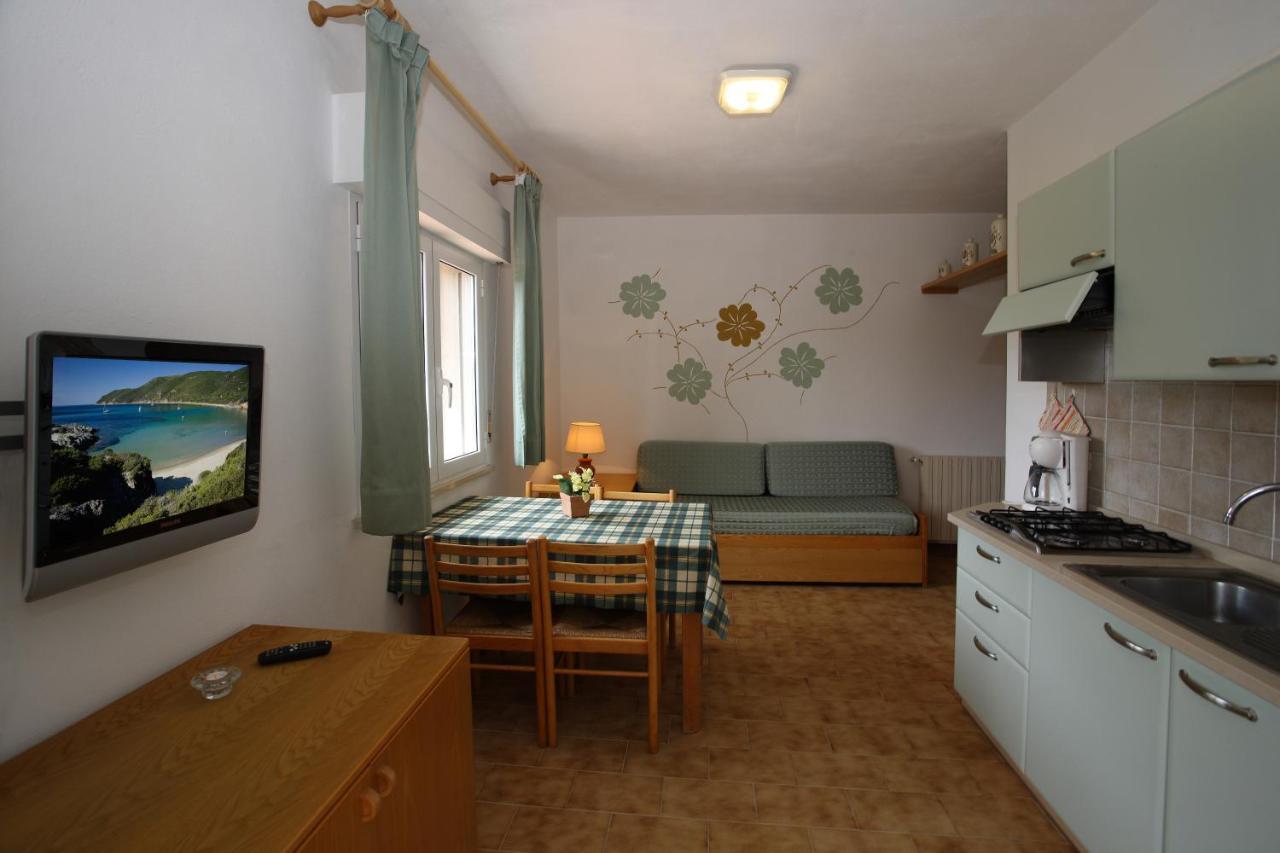 Appartamenti Tallinucci Lacona Exterior foto